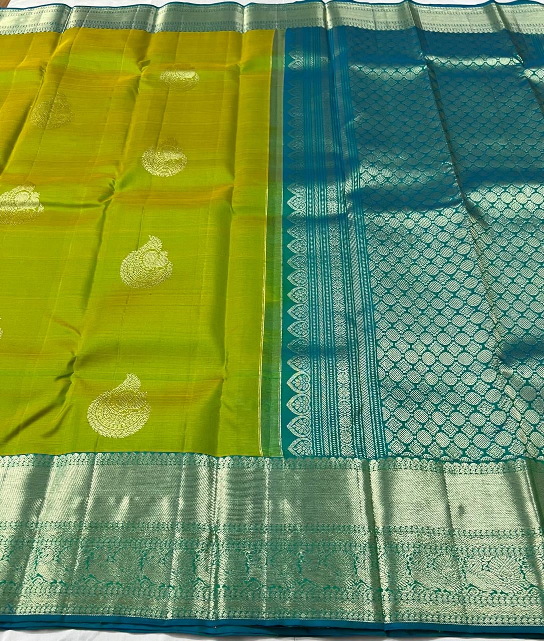 Classic Spring Green & Ice Blue 2gm Zari Elegance Kanchipuram Handloom Silk Saree SS25311