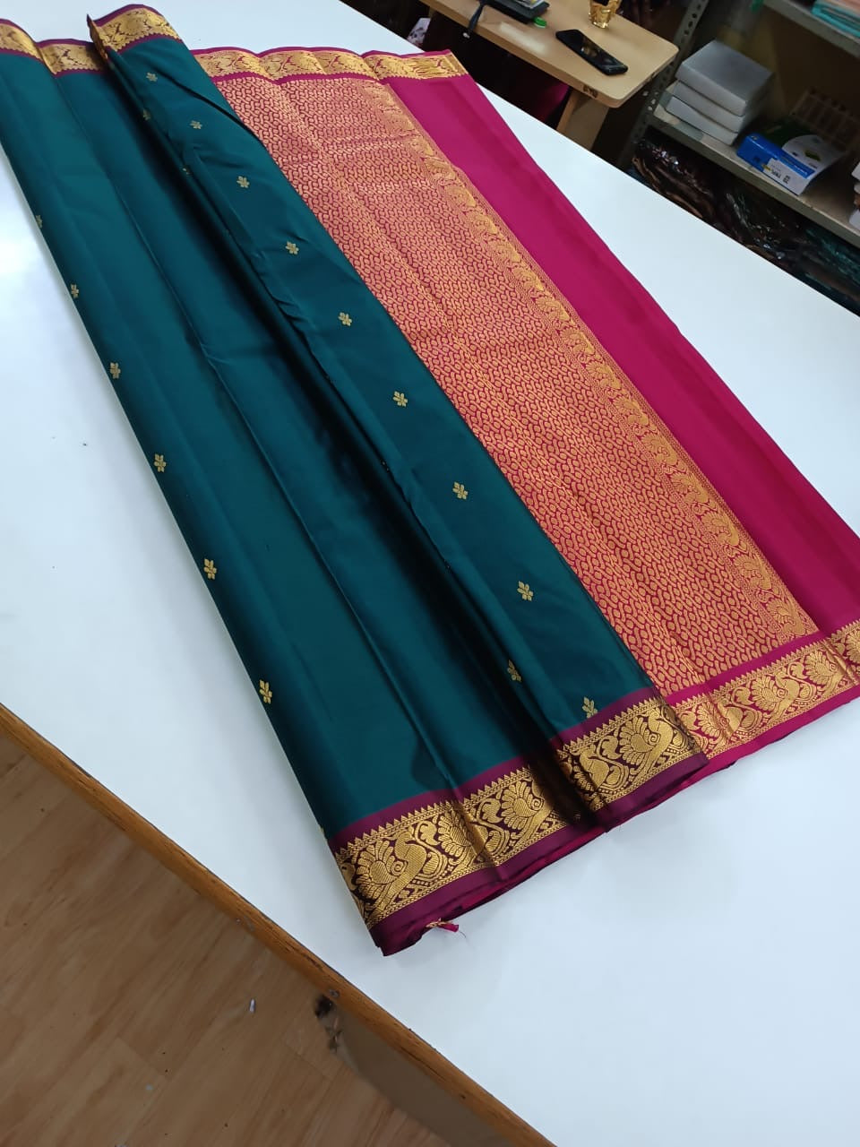 Classic Rama Green & Pink Kanchipuram Handloom Silk Saree SS25861