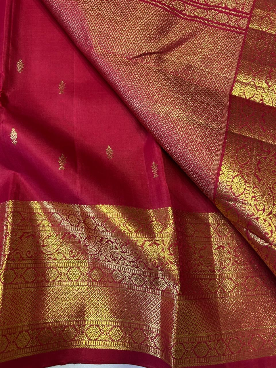 Classic Cherry Red Elegance Kanchipuram Handloom Silk Saree SS24389