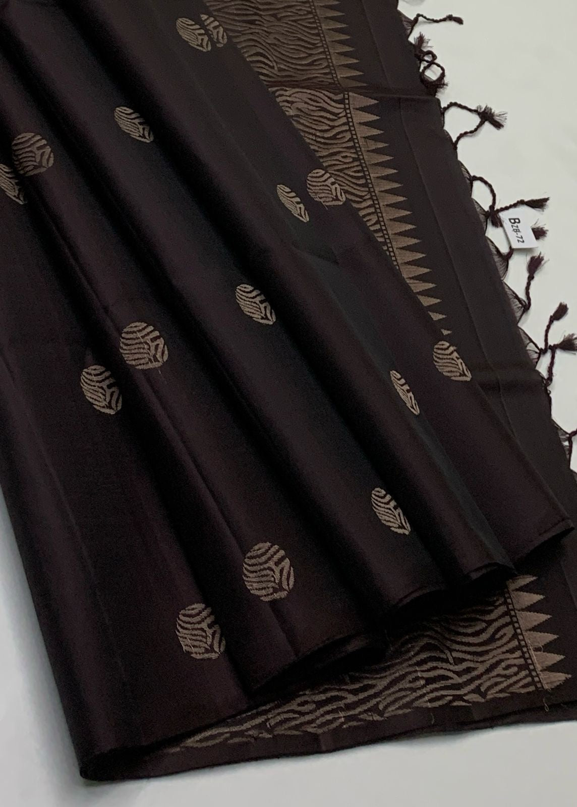 Classic Shadow Black Elegance Handloom Soft Silk Saree SS25177