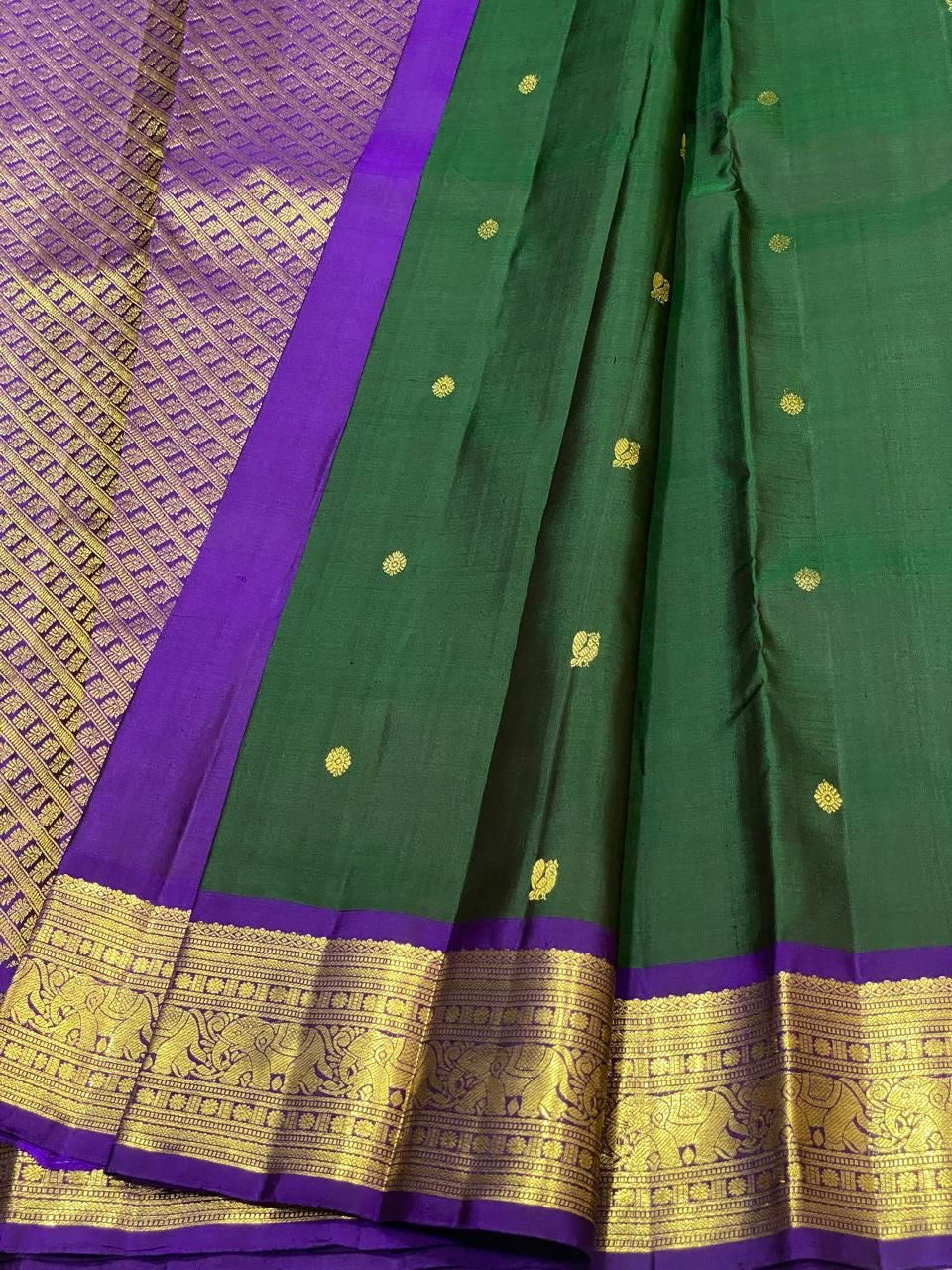 Clasic Pine Green & Mud Violet 2gm Zari Elegance Kanchipuram Handloom Silk Saree SS24694