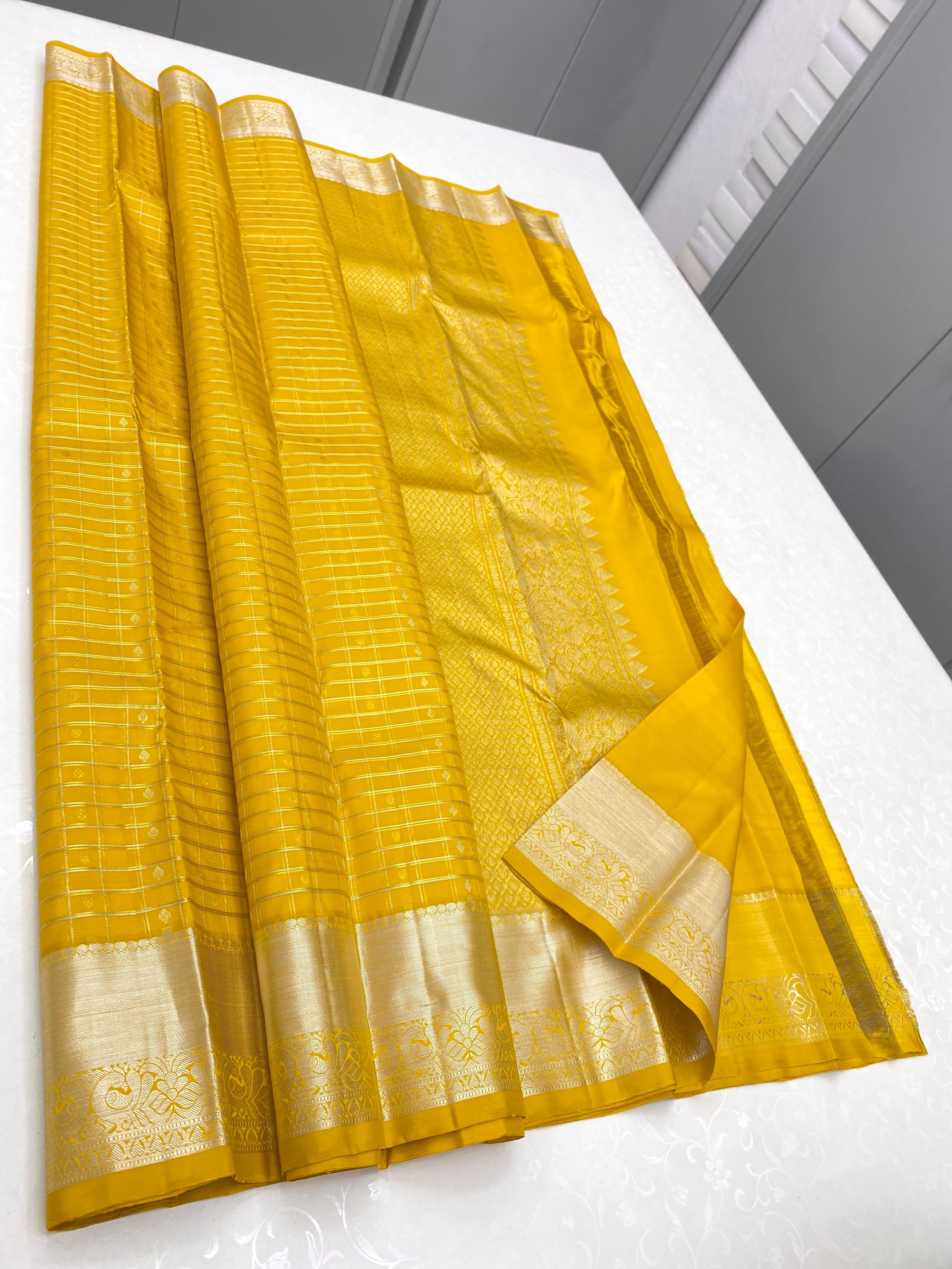 Classic Melon Yellow 2gm Zari Kanchipuram Handloom Silk Saree SS26608
