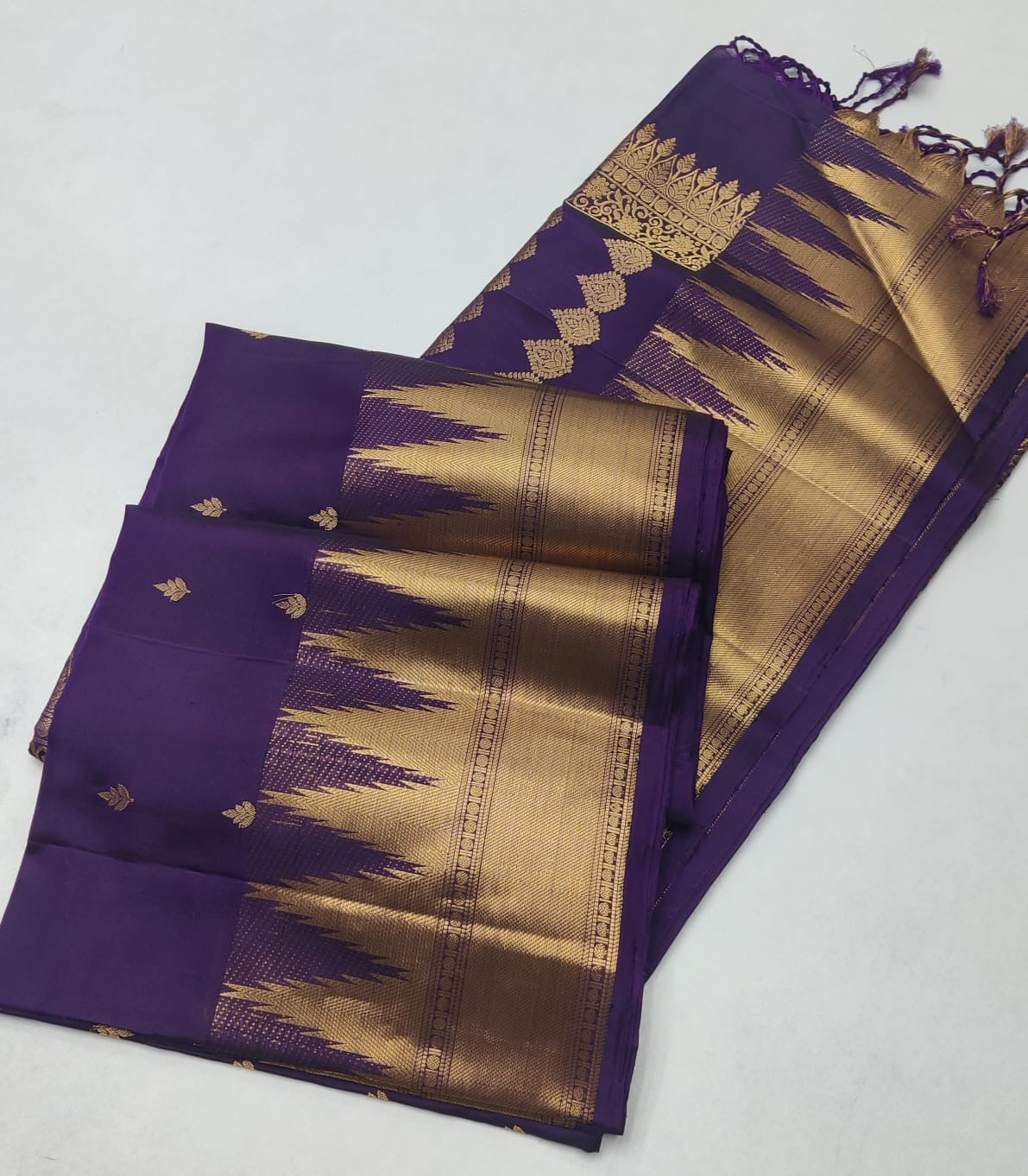 Classic Violet Elegance Handloom Soft Silk Saree SS24762