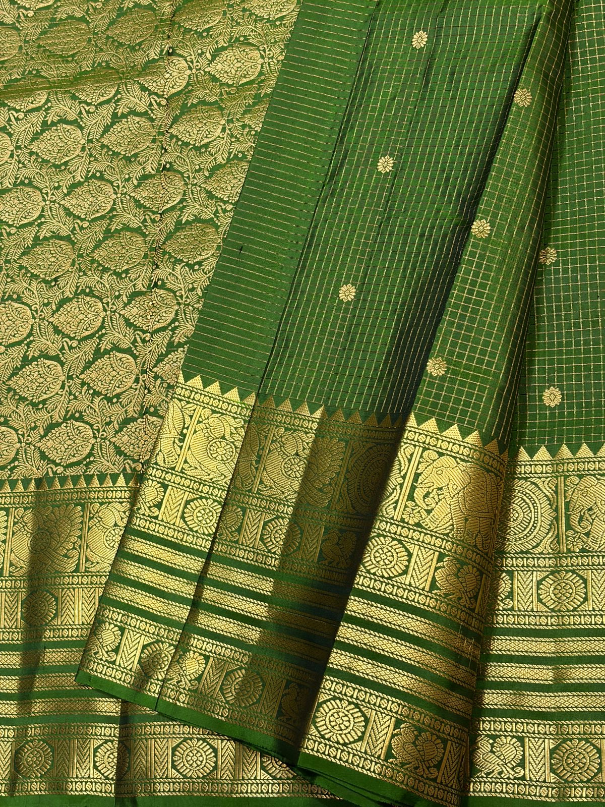 Classic Spring Green 1gm Zari Vaira Oosi Kanchipuram Handloom Silk Saree SS26652
