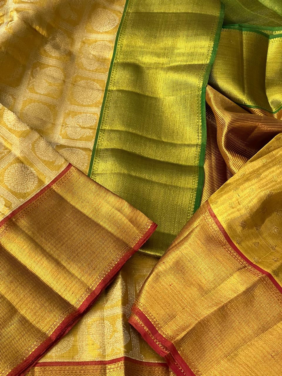 Classic Golden Cream 2gm Zari Bridal Elegance Kanchipuram Handloom Silk Saree SS23606