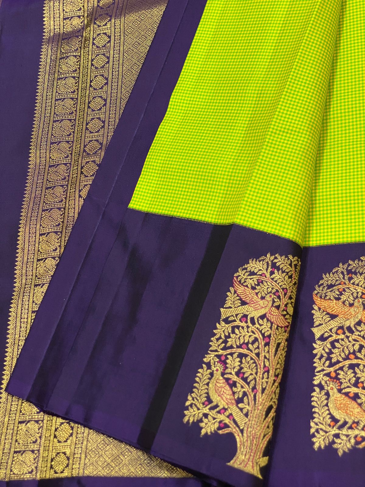 Classic Spring Green & Navy Blue Meena Butta Kanchipuram Handloom Silk Saree SS26325