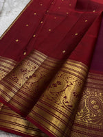 Load image into Gallery viewer, Classic Cherry Red Kanchipuram Handloom Silk Saree SS26838
