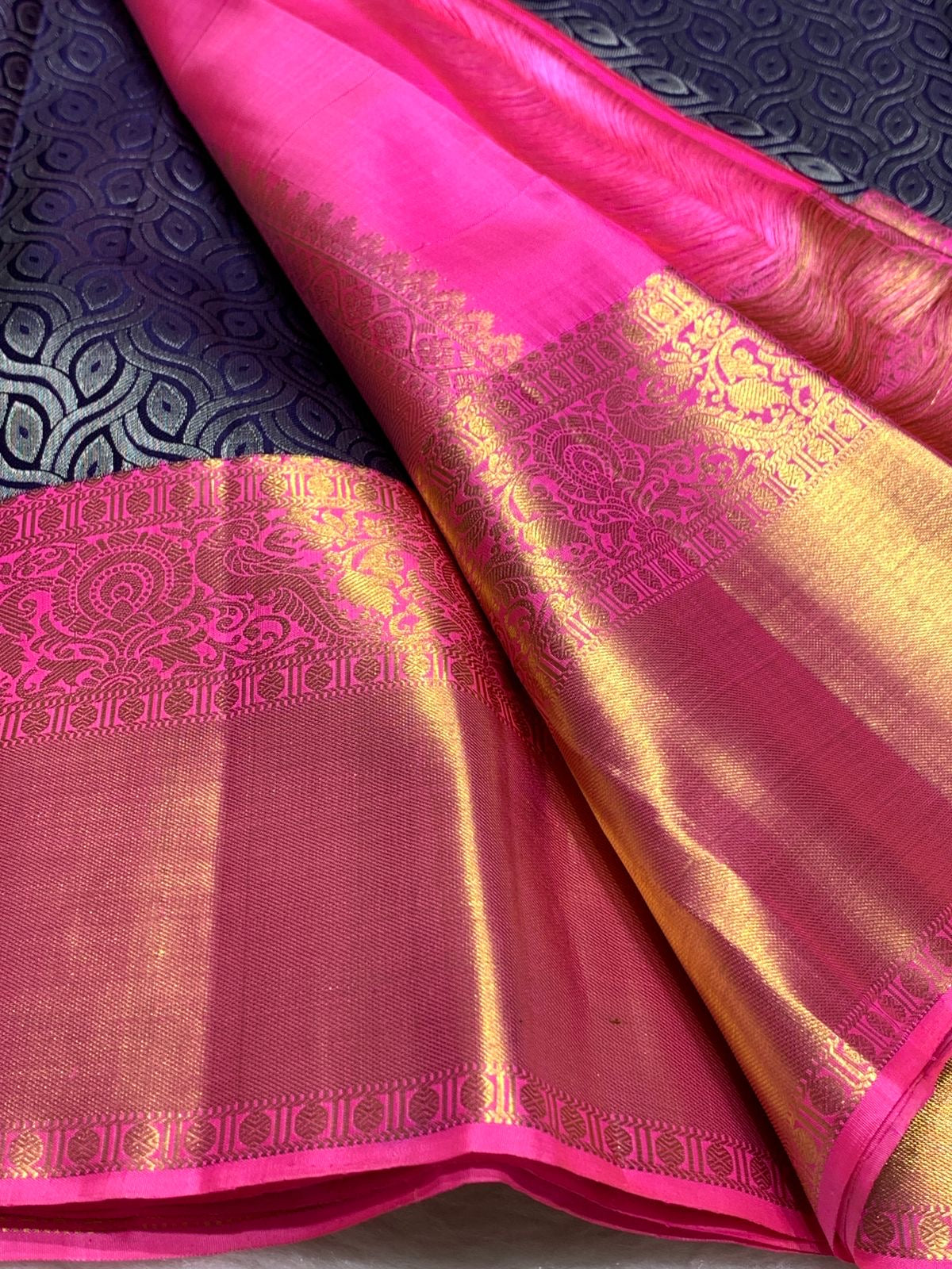 Classic Navy Blue & Fuchsia Pink 2gm Zari Bridal Elegance Kanchipuram Handloom Silk Saree SS25833