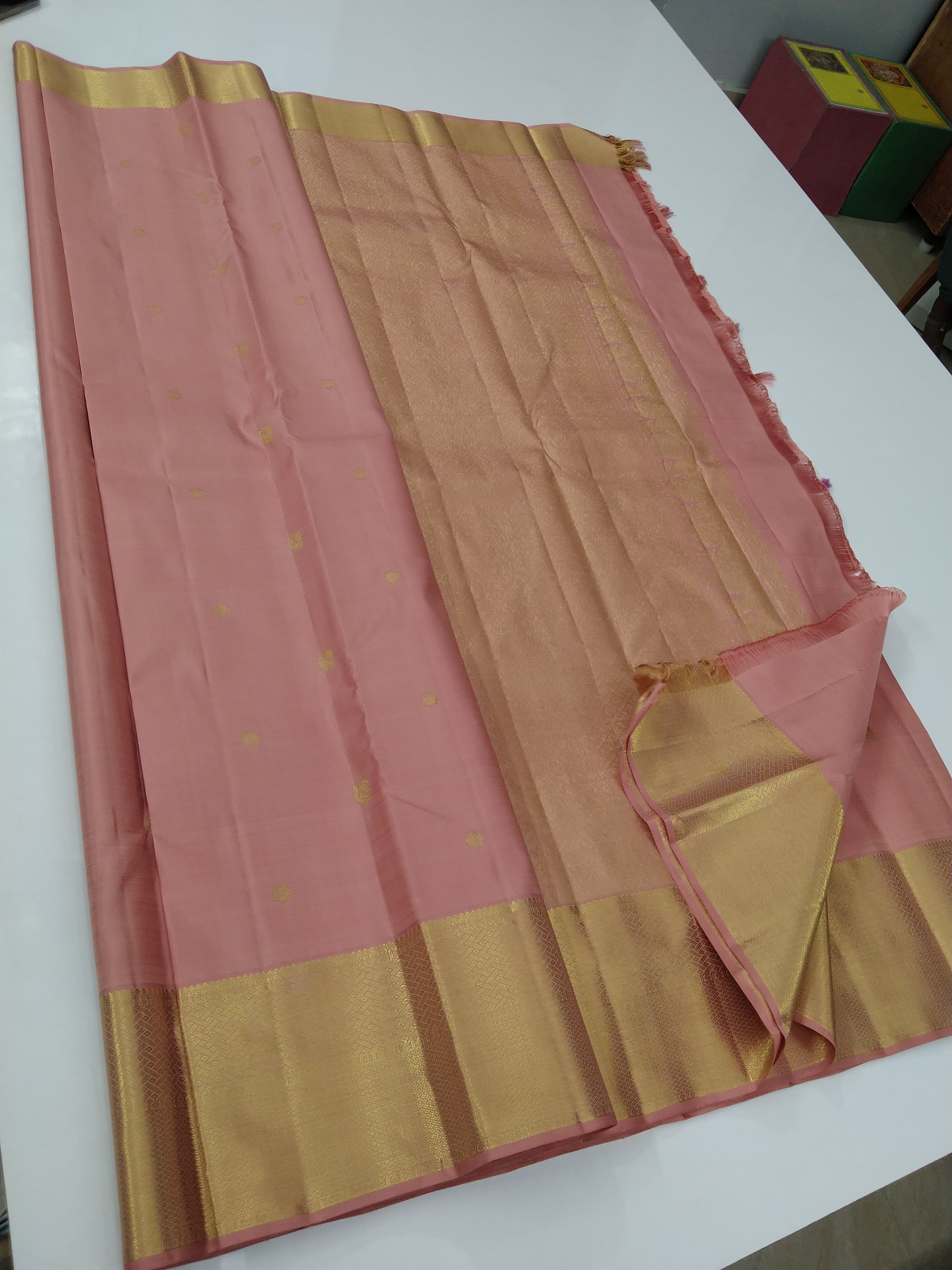 Classic Creamy Pink Elegance Kanchipuram Handloom Silk Saree SS25259