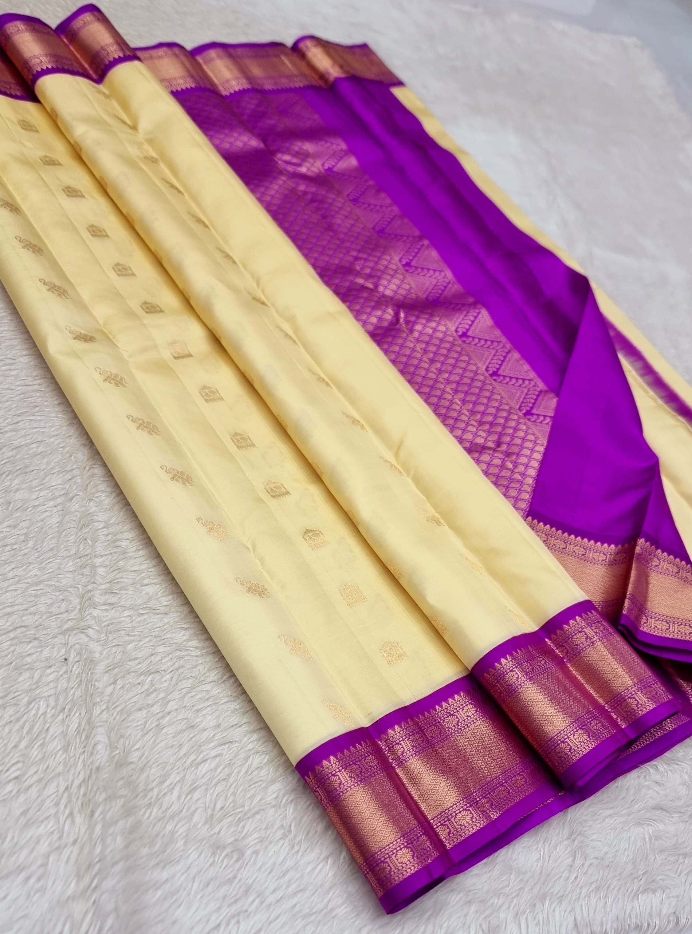 Classic Cream & Vadamalli Kanchipuram Handloom Silk Saree SS25806