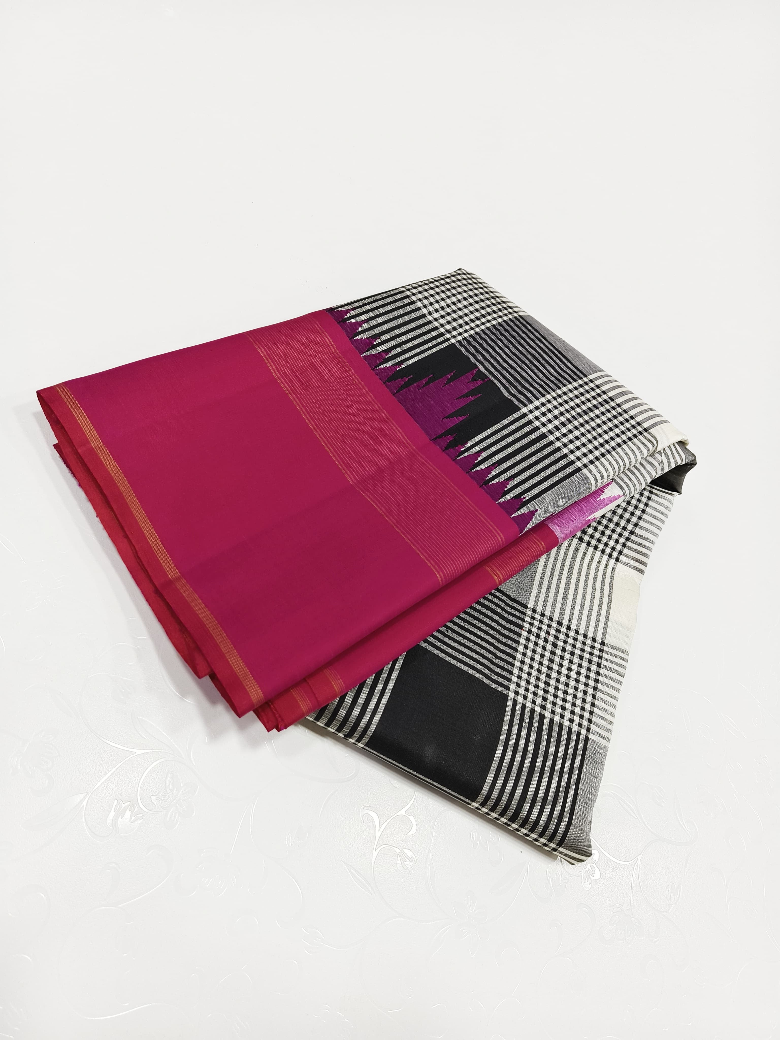 Classic White & Black Ruby Pink 2gm Zari Korvai Elegance Kanchipuram Handloom Silk Saree SS25385