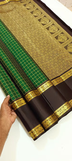 Load image into Gallery viewer, Classic Green &amp; Dark Brown Zari Kattam &amp; Rettai Pet Border Elegance Kanchipuram Handloom Silk Saree SS25337
