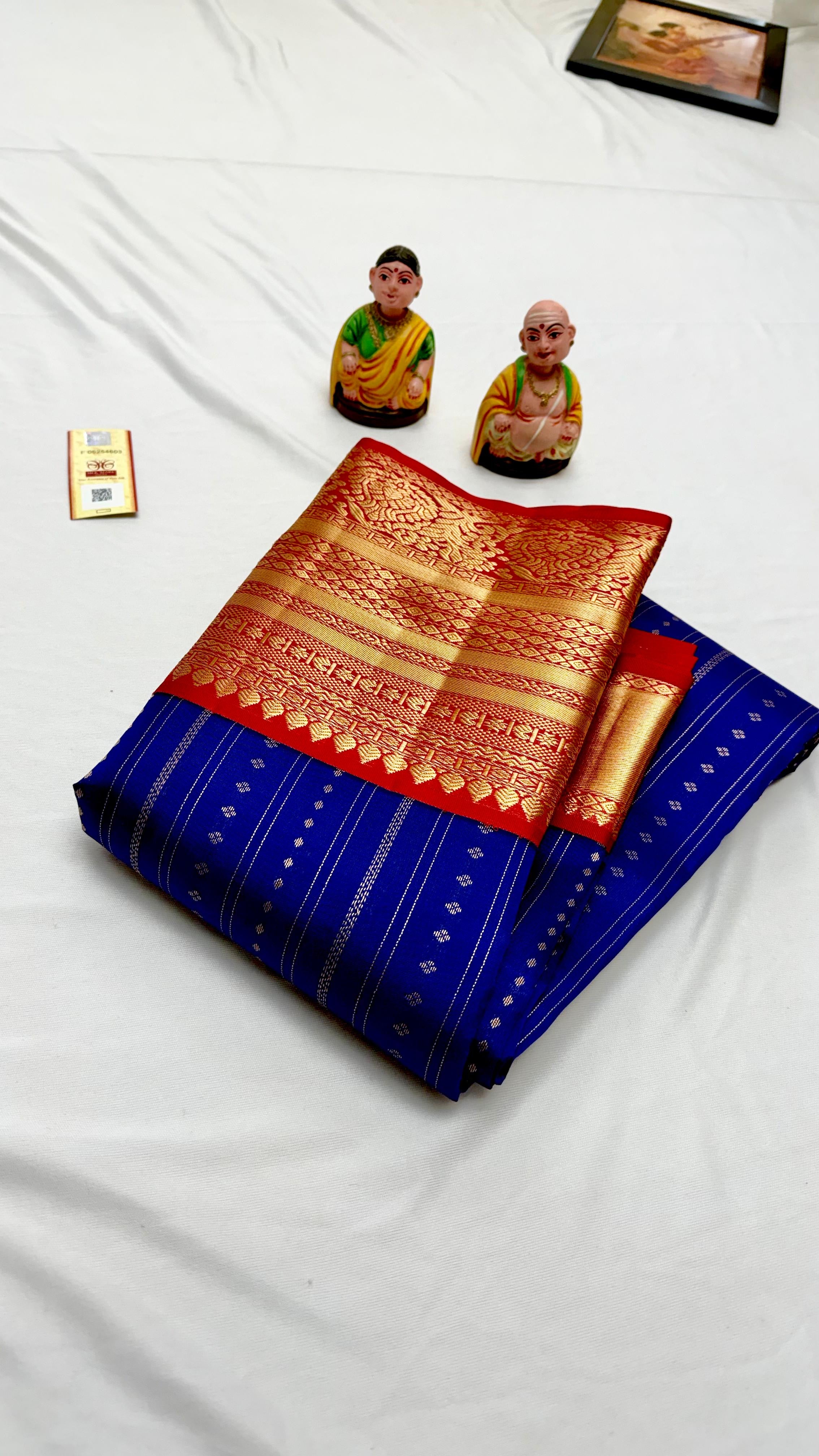 Royal Blue & Chilli Red Elegance Kanchipuram Handloom Silk Saree SS24488