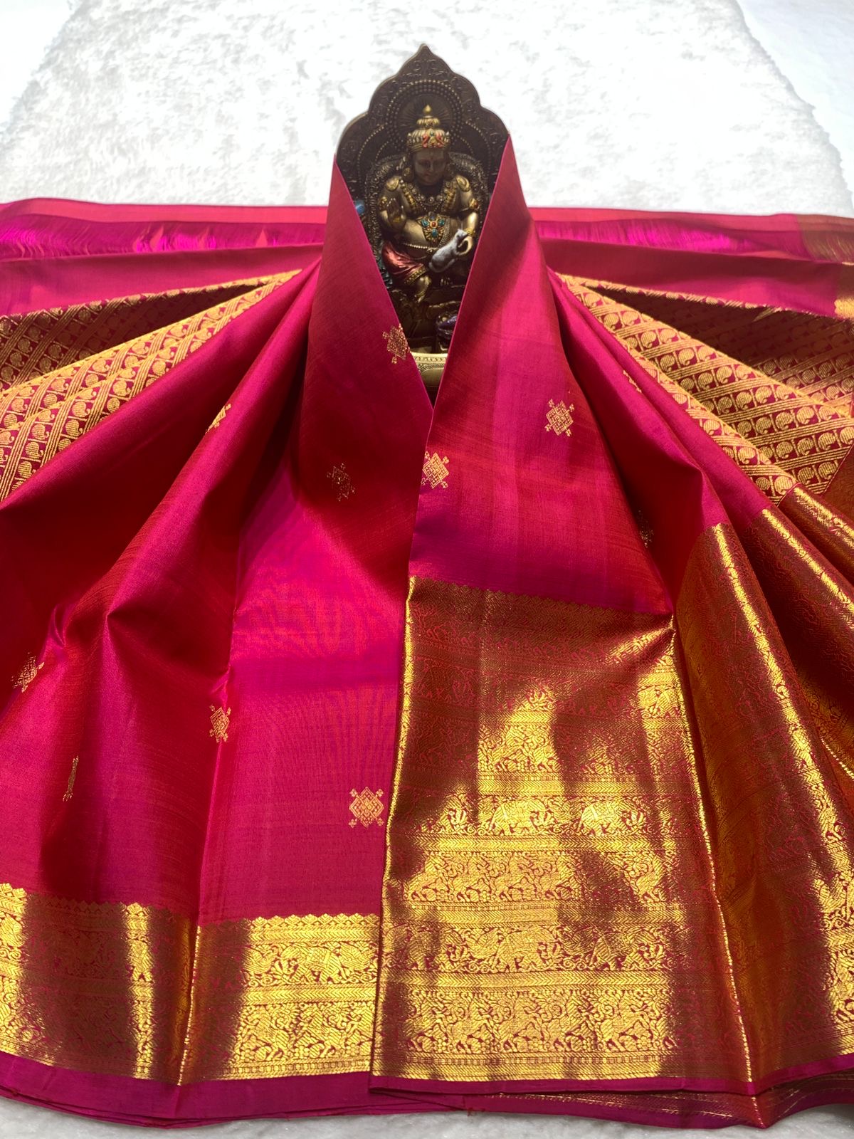 Classic Magenta Pink 2gm Zari Bridal Elegance Kanchipuram Handloom Silk Saree SS25368