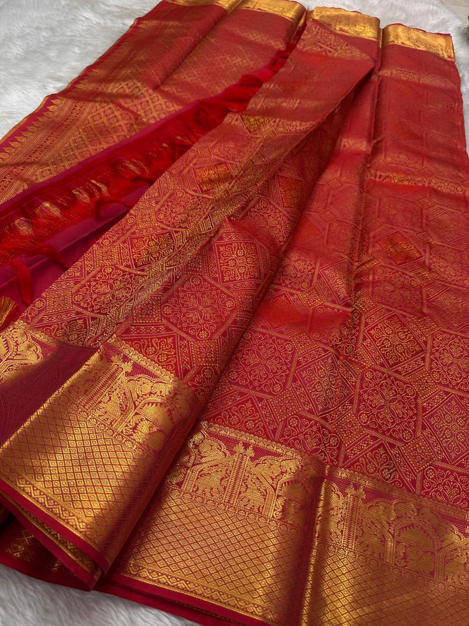 Classic Crimson Red Bridal Elegance Kanchipuram Handloom Silk Saree SS26227