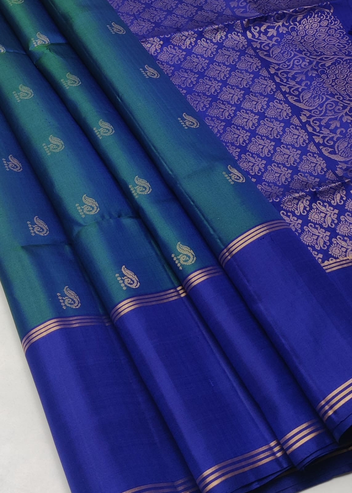 Classic Peacock Green & Blue Elegance Handloom Soft Silk Saree SS25544