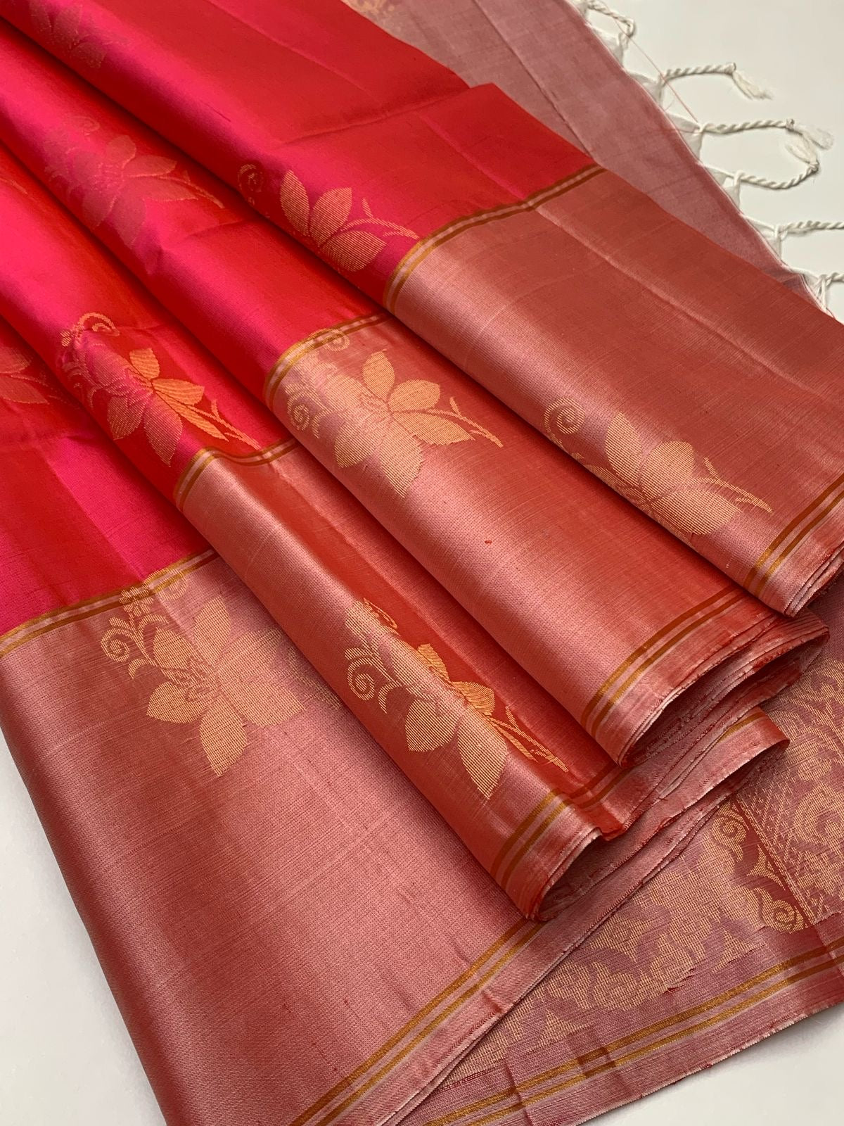 Classic Pink & Orange Elegance Handloom Soft Silk Saree SS24796