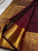 Load image into Gallery viewer, Classic Maroon Bridal Elegance Kanchipuram Handloom Silk Saree SS26087
