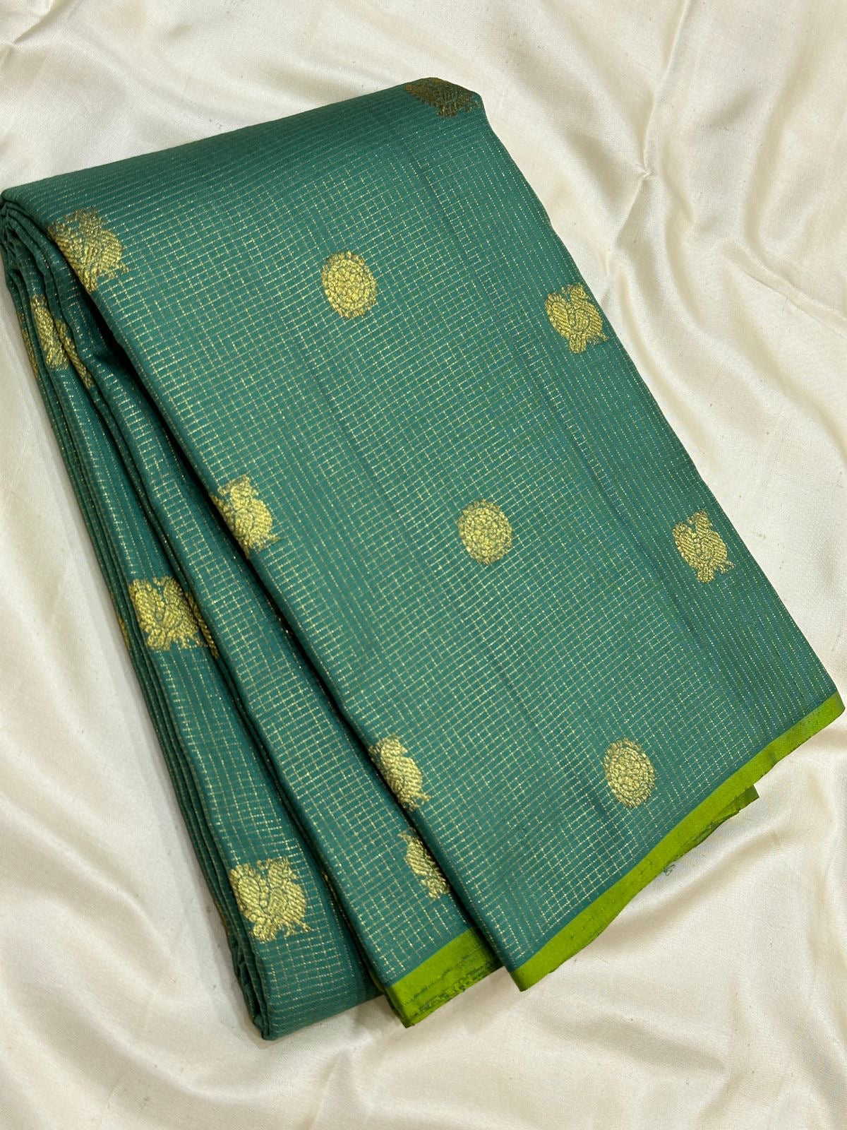 Classic Parrot Green 2gm Zari Vaira Oosi Kanchipuram Handloom Silk Saree SS26043