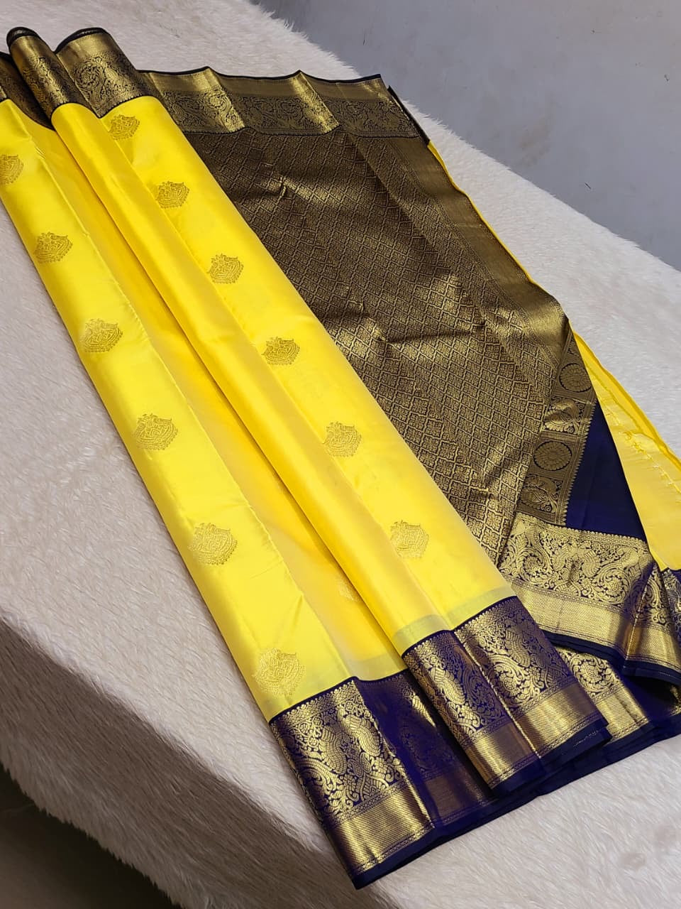 Classic Neon Yellow & Navy Blue 2gm Zari Kanchipuram Handloom Silk Saree SS26386