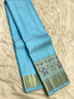 Load image into Gallery viewer, Classic Sky Blue 2gm Zari Paithani Vaira Oosi Checks Kanchipuram Handloom Silk Saree SS26505
