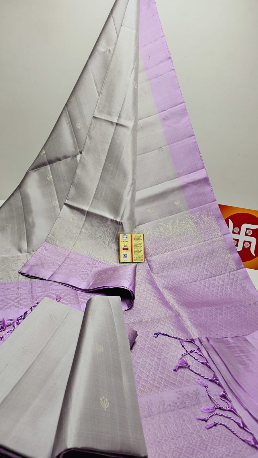 Pastel Grey & Lilac Elegance Handloom Soft Silk Saree SS24751