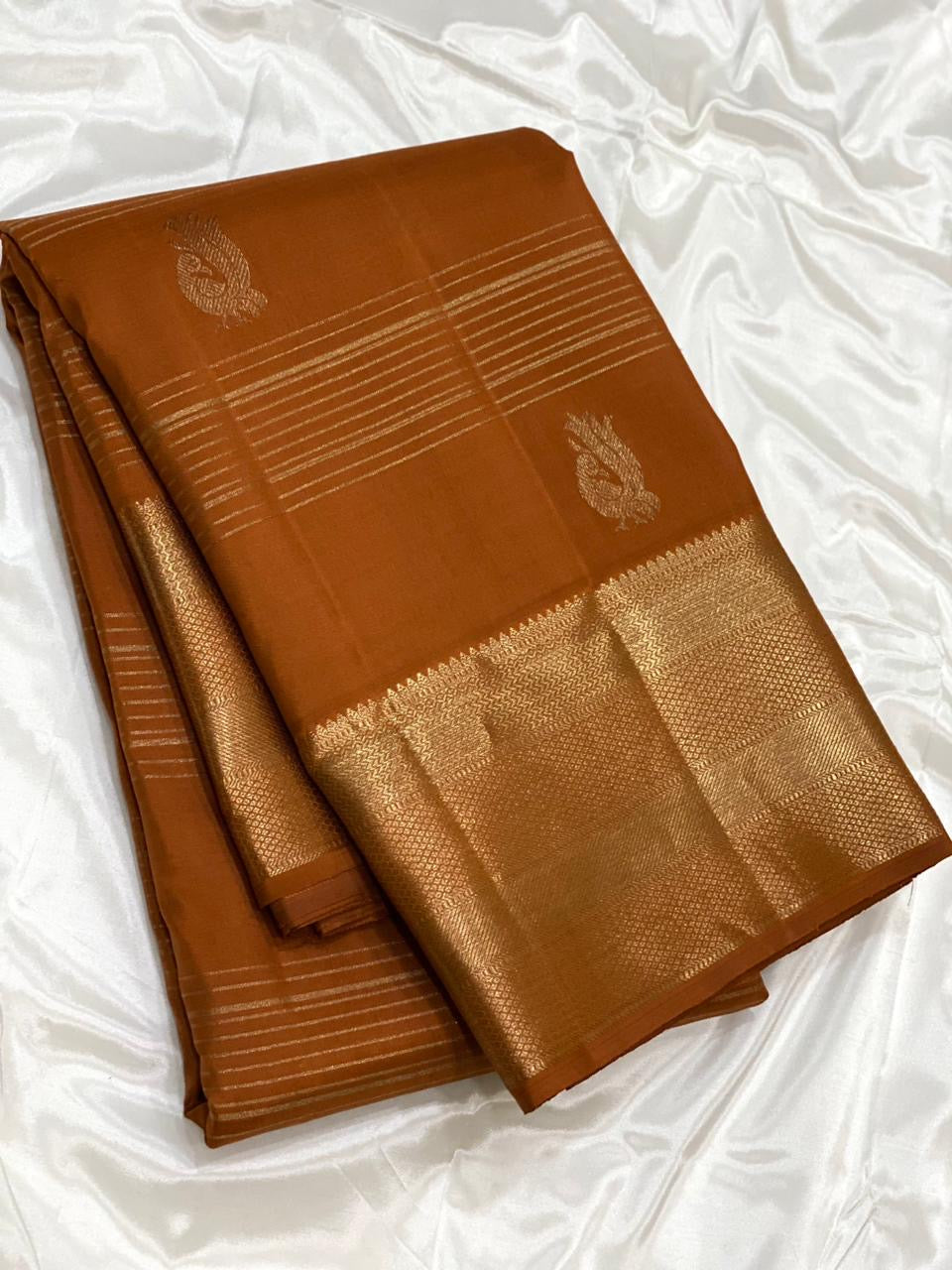 Classic Mango Mustard 2gm Zari Vaira Oosi Elegance Kanchipuram Handloom Silk Saree SS23600