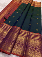 Load image into Gallery viewer, Classic Dark Green &amp; Mustard Orange Bridal Elegance Kanchipuram Handloom Silk Saree SS27253
