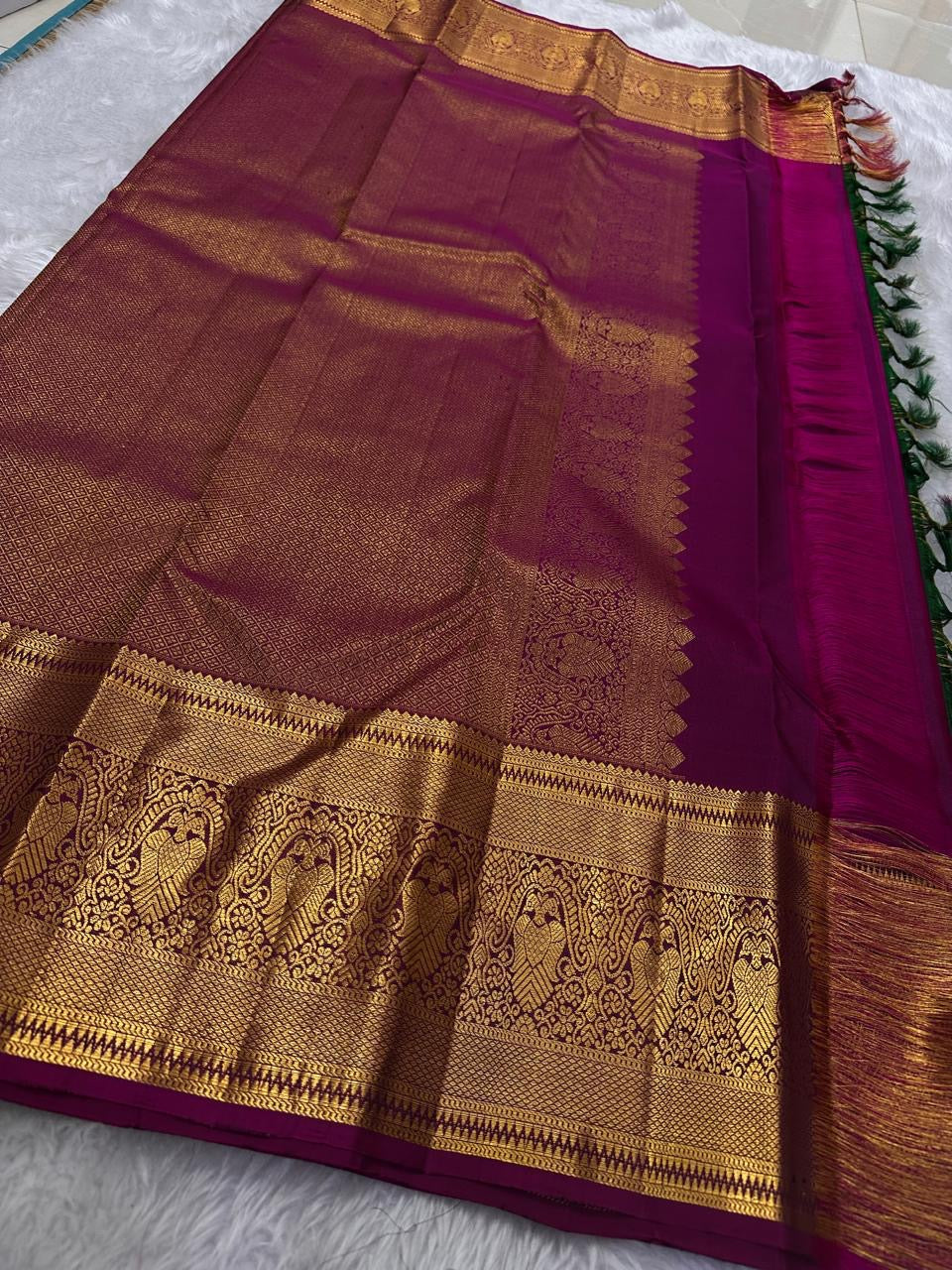 Classic Green & Wine Red Elegance Kanchipuram Handloom Silk Saree SS24546