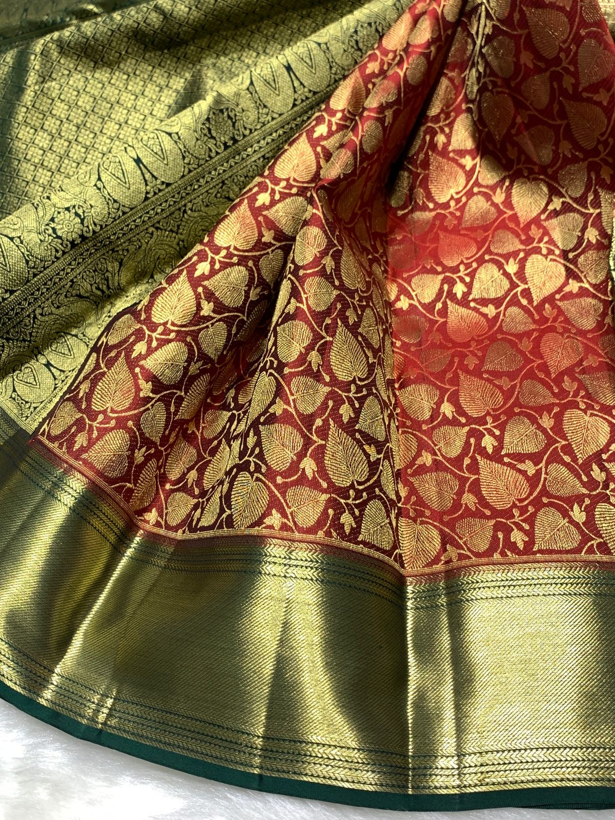 Classic Cherry Red & Deep Green 2gm Zari Bridal Elegance Kanchipuram Handloom Silk Saree SS25357
