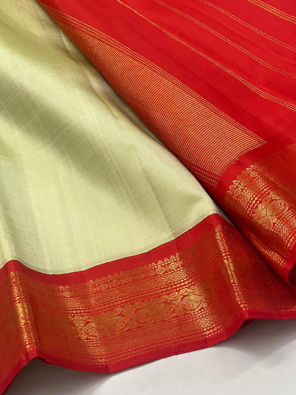Classic Light Pista Green & Brick Red 2gm Zari Kanchipuram Handloom Silk Saree SS26498