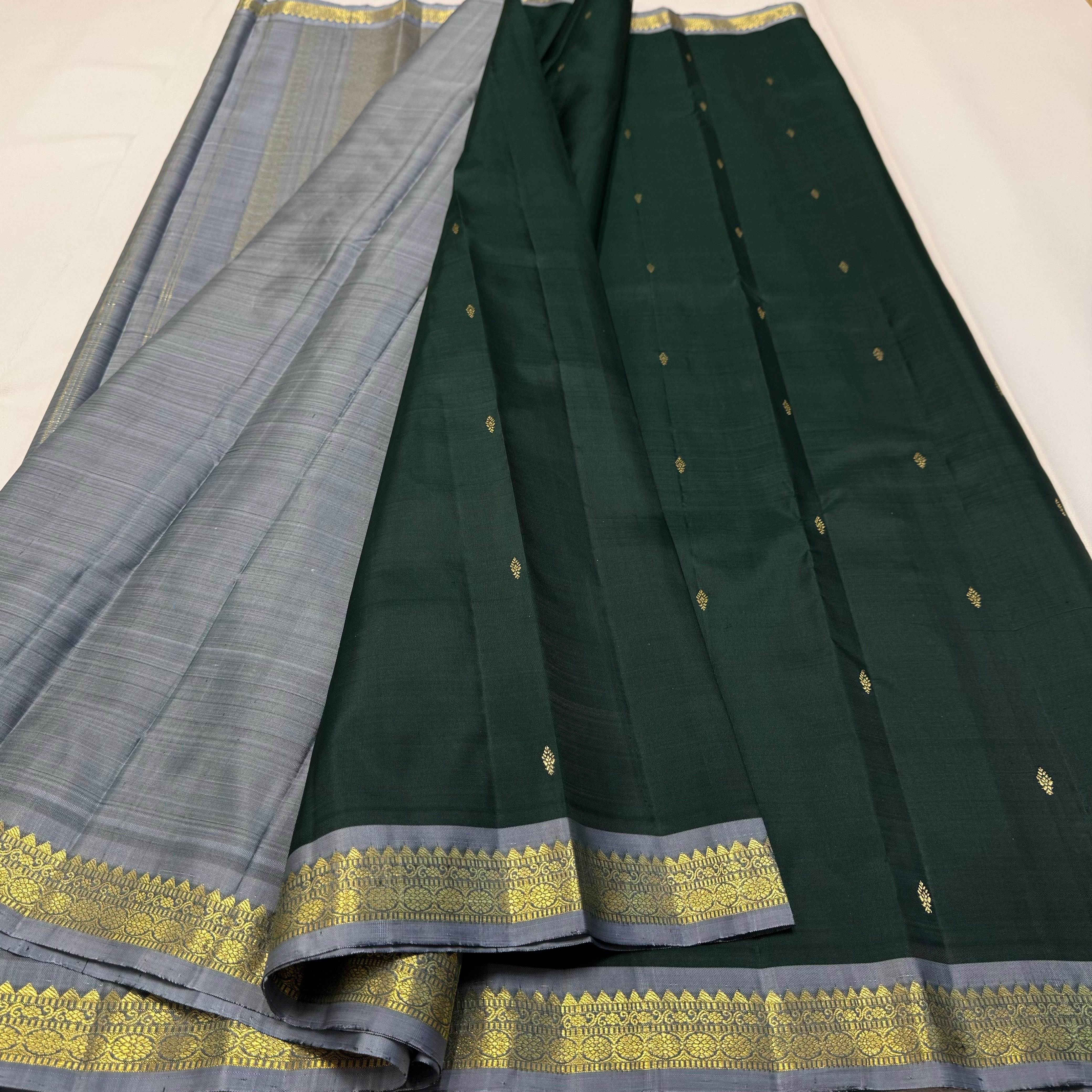 Classic Bottle Green & Grey Elegance Kanchipuram Handloom Silk Saree SS23690