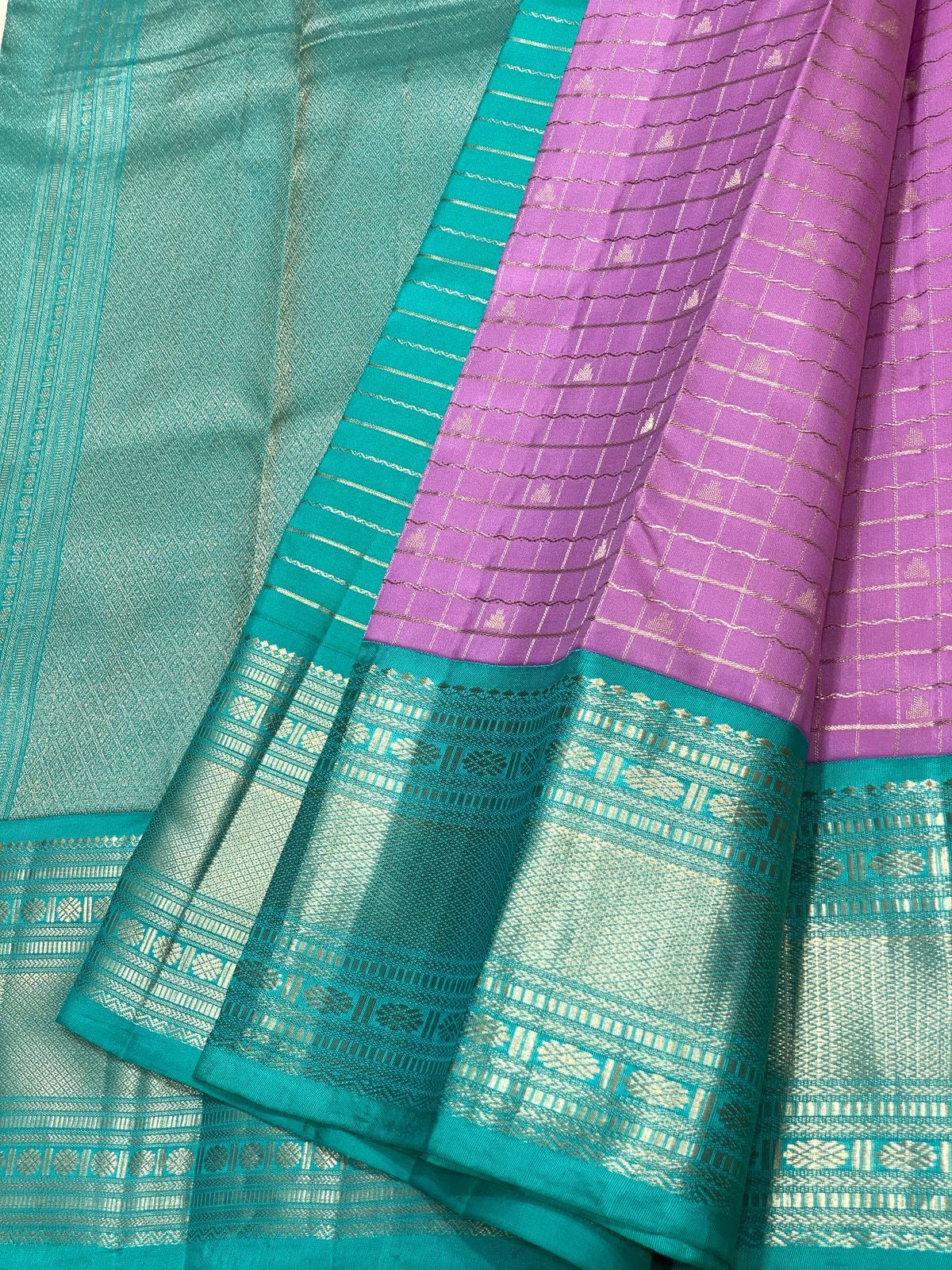 Classic Onion Pink & Dark Blue 2gm Zari Beldari Checks Elegance Kanchipuram Handloom Silk Saree SS24612