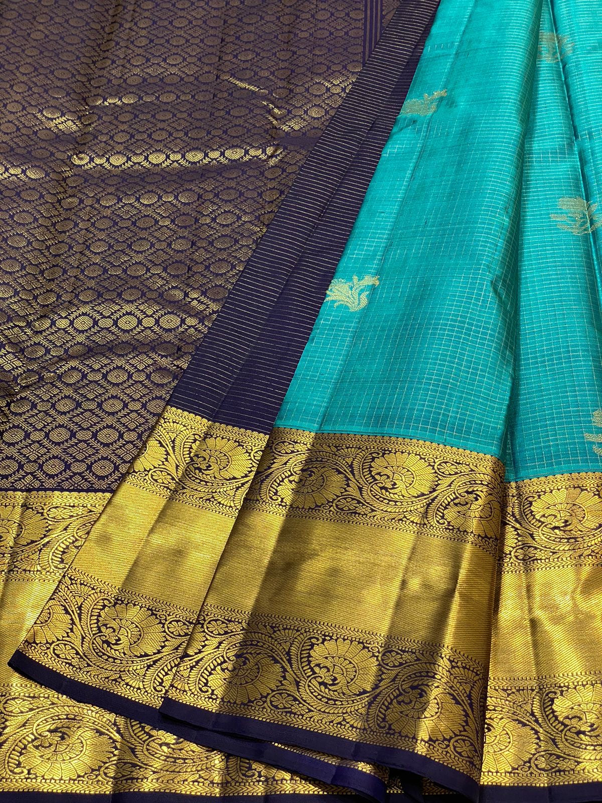 Classic Teal Blue & Navy Blue 2gm Zari Vaira Oosi Check Butta Elegance Kanchipuram Handloom Silk Saree SS23624