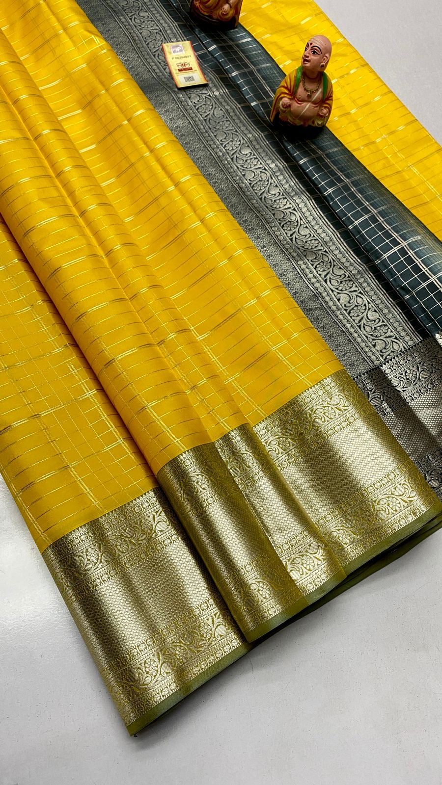 Classic Sunny Yellow & Green Kanchipuram Handloom Silk Saree SS25644