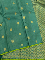 Load image into Gallery viewer, Classic Parrot Green 2gm Zari Vaira Oosi Kanchipuram Handloom Silk Saree SS26043
