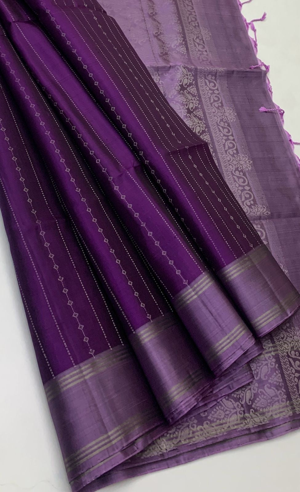 Classic Violet & Mauve Elegance Handloom Soft Silk Saree SS24576