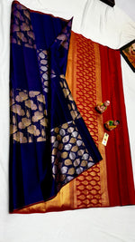 Load image into Gallery viewer, Classic Navy Blue &amp; Chilli Red Elegance Kanchipuram Handloom Silk Saree SS24651
