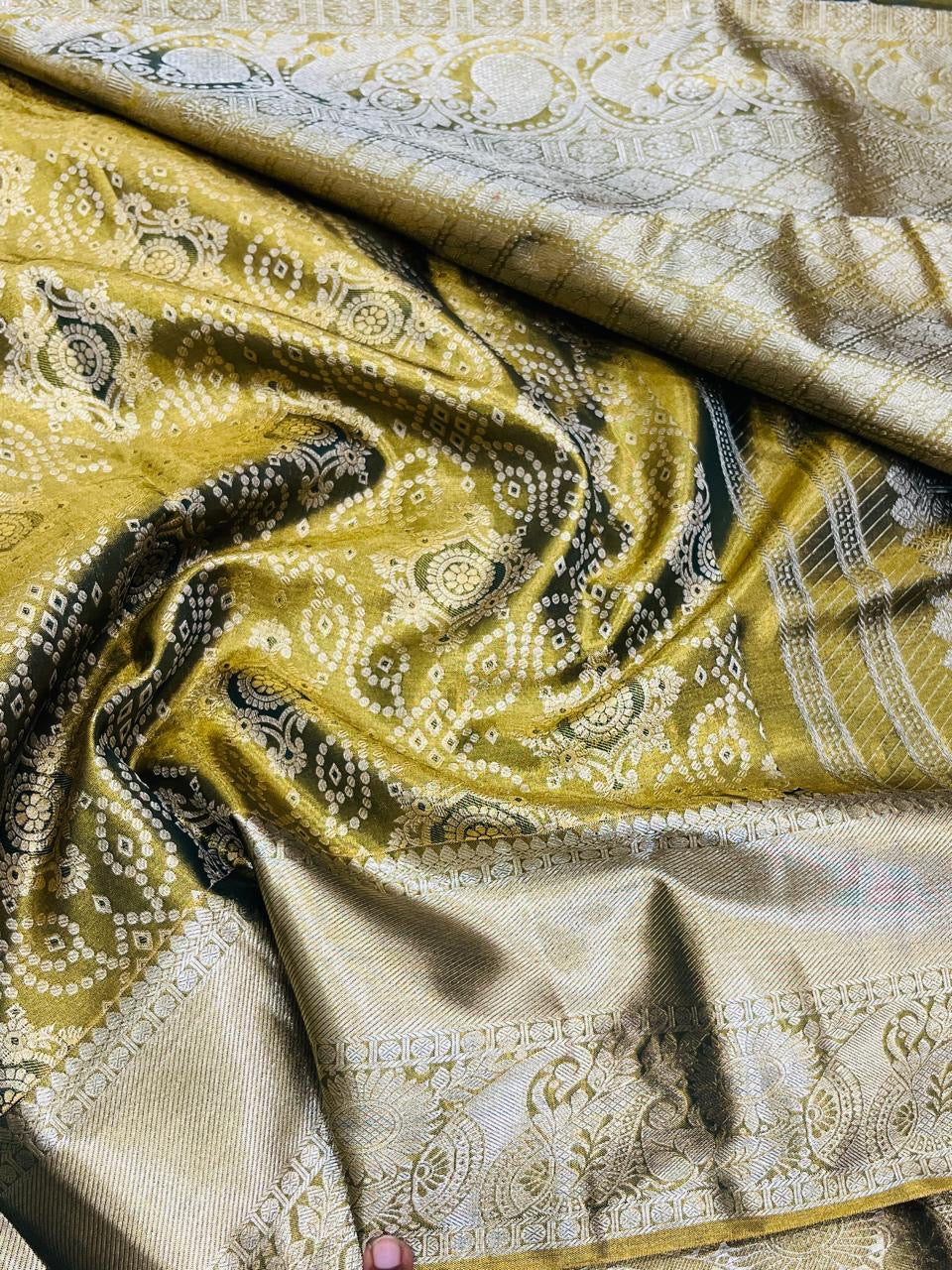Classic Olive Green Bridal Elegance Kanchipuram Handloom Silk Saree SS25999