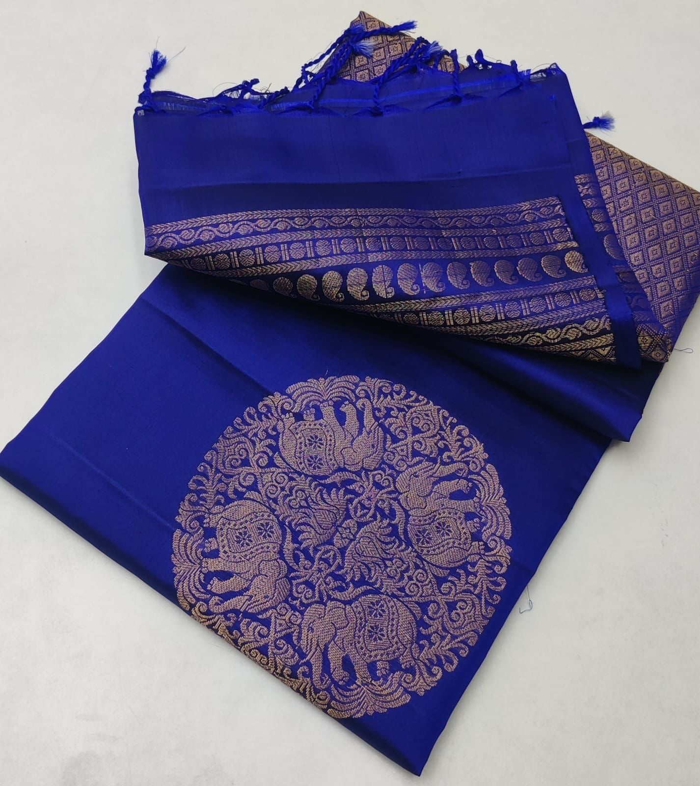 Classic Royal Blue Elegance Handloom Soft Silk Saree SS24279