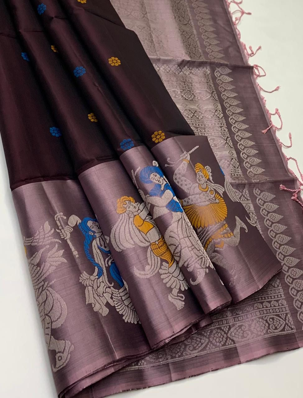Classic Dark Chocolate & Cocoa Elegance Handloom Soft Silk Saree SS26120