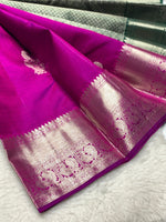 Load image into Gallery viewer, Classic Vadamalli &amp; Emerald Green 2gm Zari Kanchipuram Handloom Silk Saree SS25820
