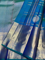 Load image into Gallery viewer, Classic Peacock Blue 2gm Zari Vaira Oosi Checks Kanchipuram Handloom Silk Saree SS25900
