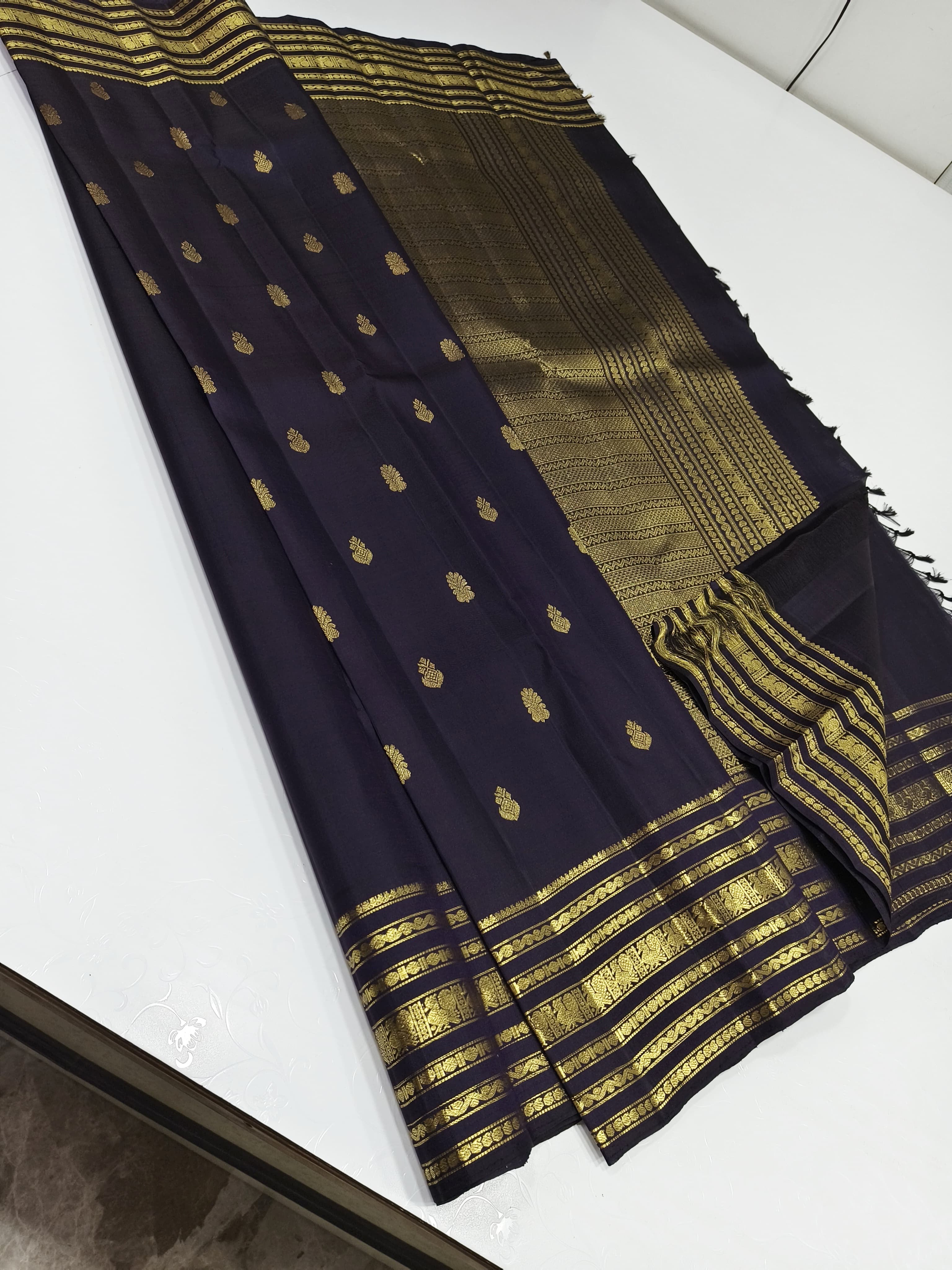 Classic Navy Blue 2gm Zari Kanchipuram Handloom Silk Saree SS25638