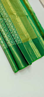 Load image into Gallery viewer, Classic Sea Green Elegance Kanchipuram Handloom Silk Saree SS24818
