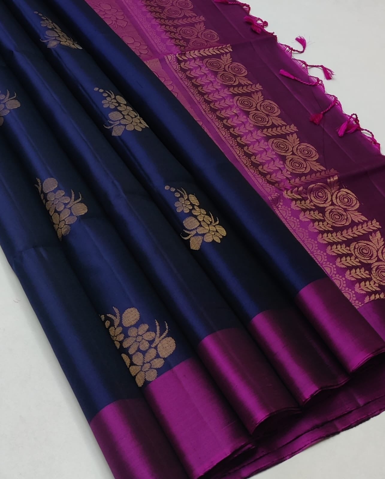 Classic Midnight Blue & Wine Pink Handloom Soft Silk Saree SS23001