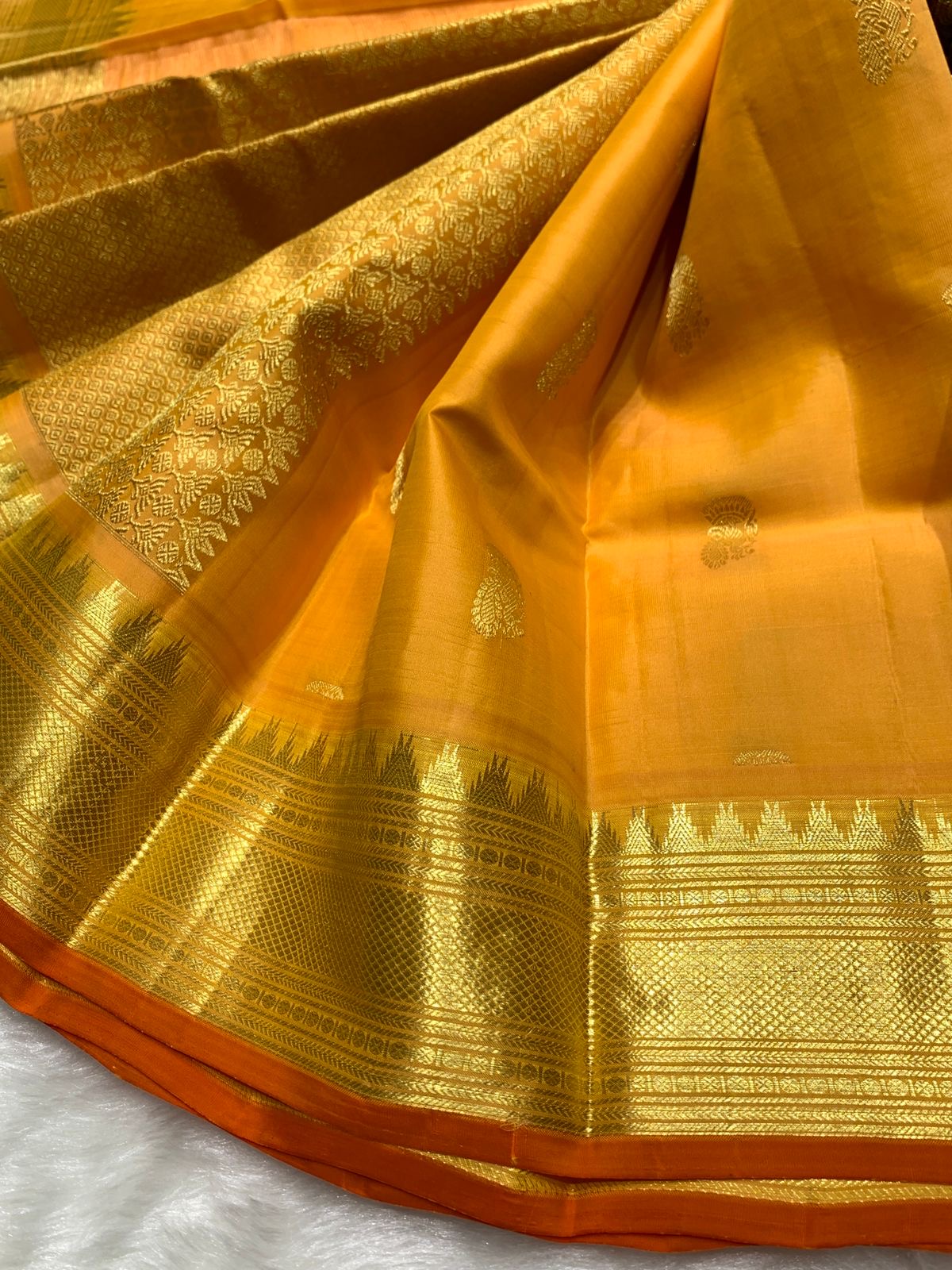 Classic Yellow 2gm Zari Elegance Kanchipuram Handloom Silk Saree SS25451