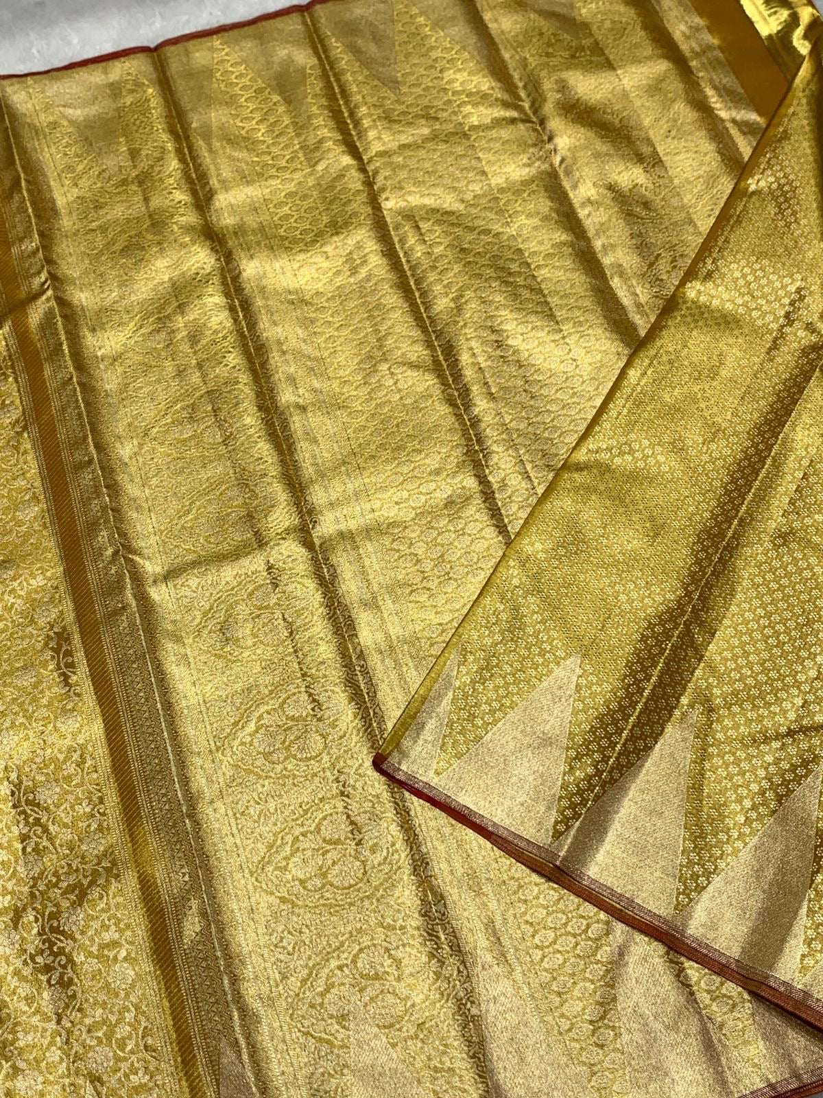 Classic Shimmer Gold 2gm Zari Bridal Elegance Kanchipuram Handloom Silk Saree SS25448