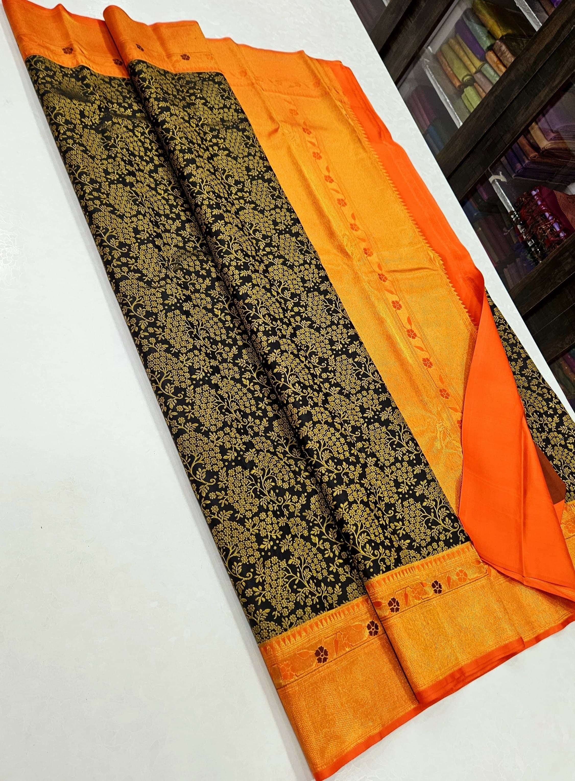 Classic Black & Pale Orange 1gm Zari Korvai Elegance Kanchipuram Handloom Silk Saree SS25181