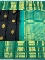 Load image into Gallery viewer, Classic Charcoal Black &amp; Sea Green 2gm Zari Kanchipuram Handloom Silk Saree SS25830

